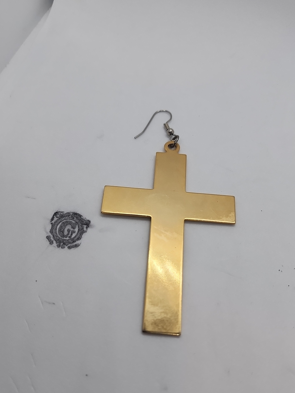 GASOLINE GLAMOUR FLAT CROSS EARRING